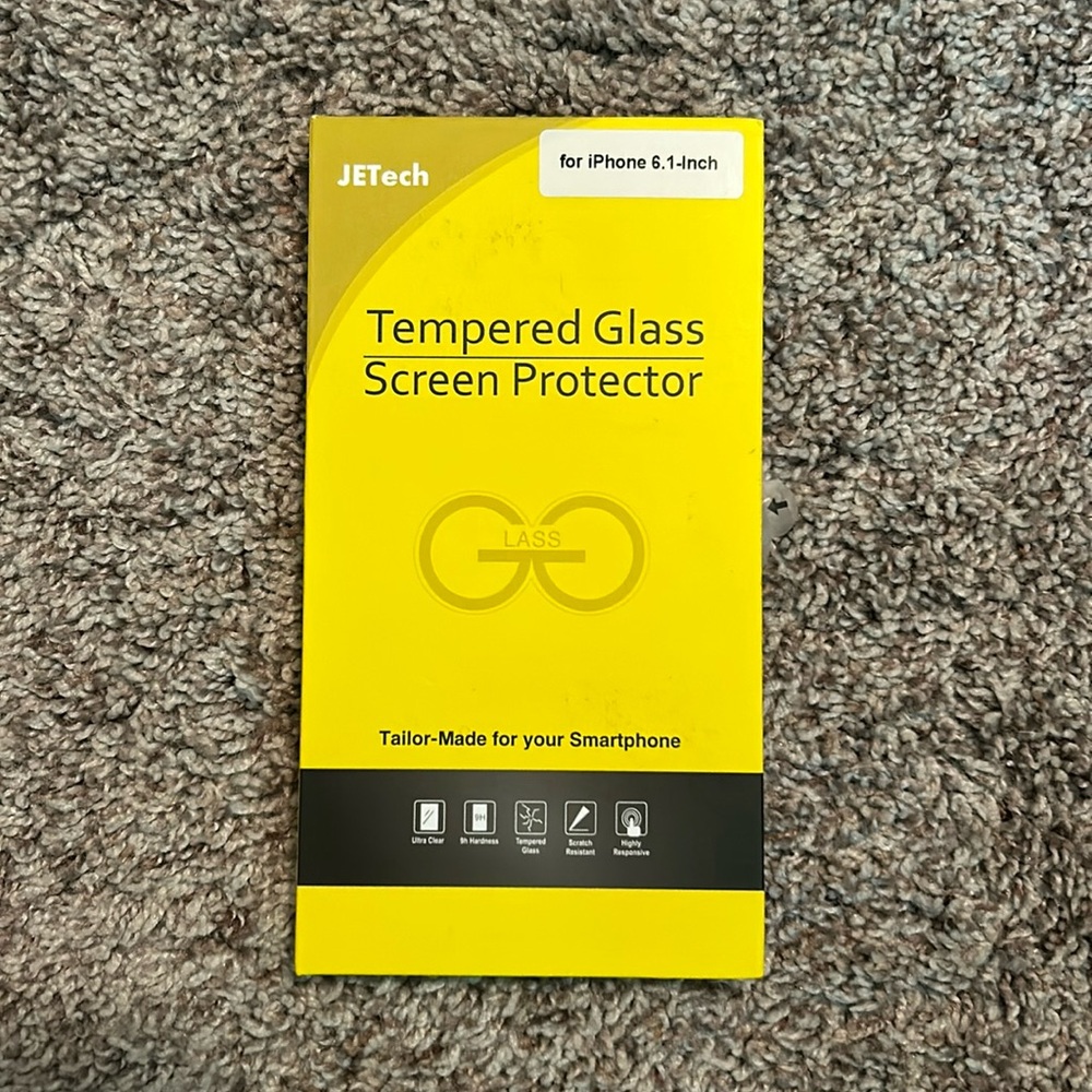 iPhone15 iPhone15Pro screen protector. Tempered privacy screen. 6.1 inch iPhone.